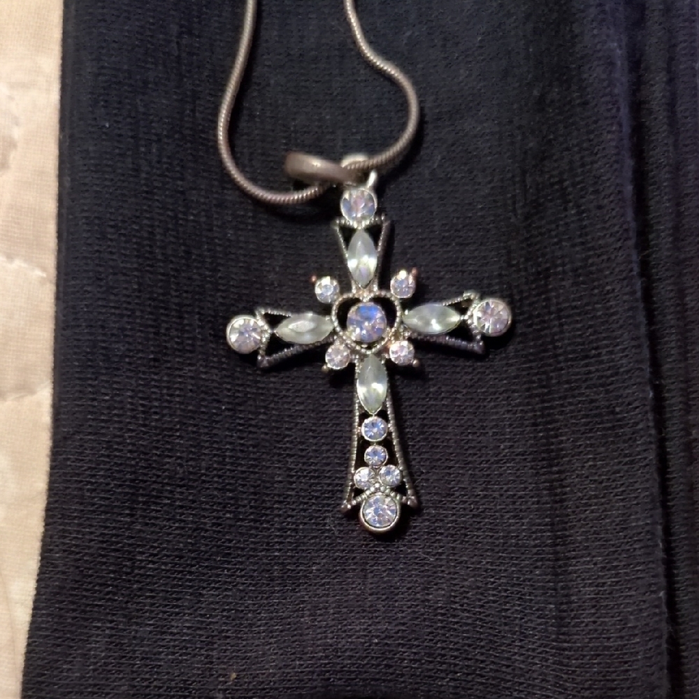 Elegant Silver Cross Pendant Necklace
